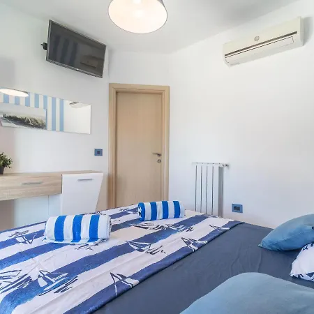 Villa In Pula With Pool Near Arena