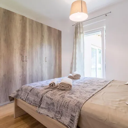 Villa Spacious With Pool And Bubble Bath In Pula