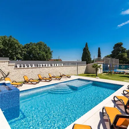 Spacious With Pool And Bubble Bath In Pula Villa *