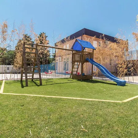 Villa In Pula With Pool Near Arena Valtura