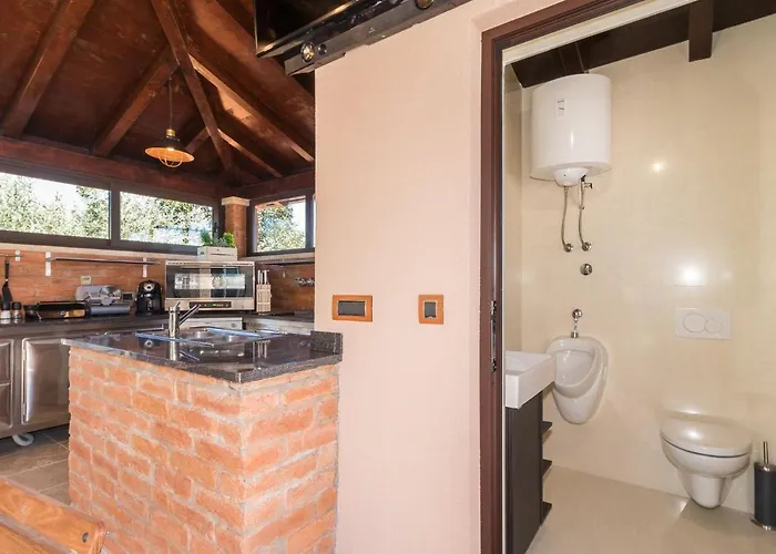 In Pula With Pool Near Arena * Valtura