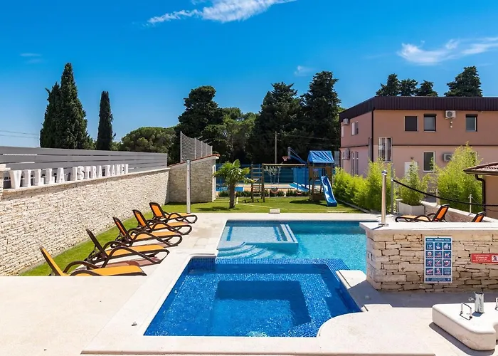 In Pula With Pool Near Arena Villa *