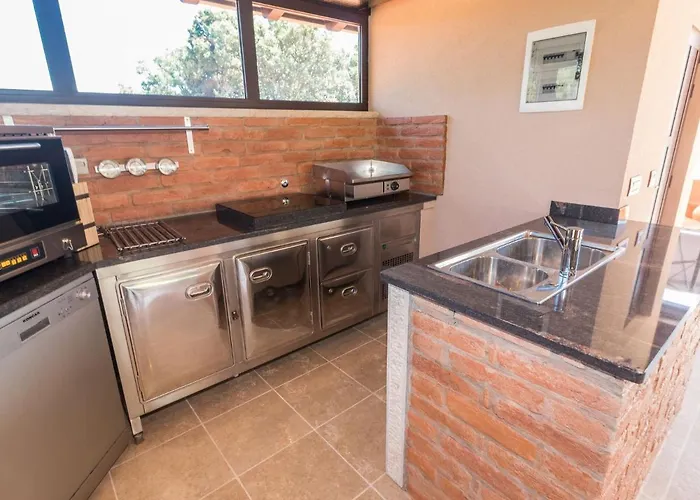 Villa In Pula With Pool Near Arena